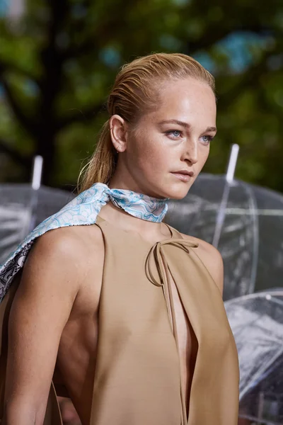 Look 12